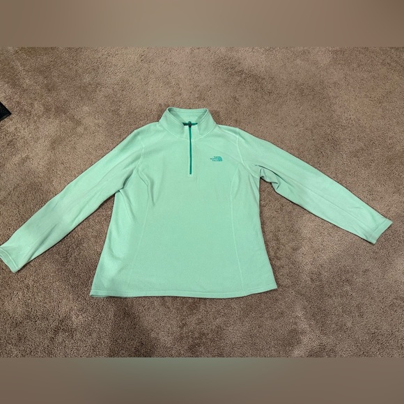 The North Face Women’s Large 1/4 Zip Fleece Sweatshirt in lime green - Picture 12 of 13